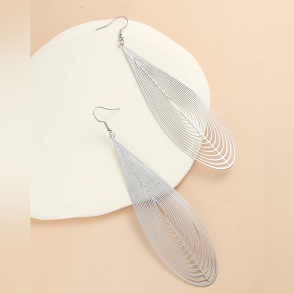 Teardrop Shape Laser Cut Silver Tone Filigree Geometric Drop Dangle Earrings - Picture 5 of 10